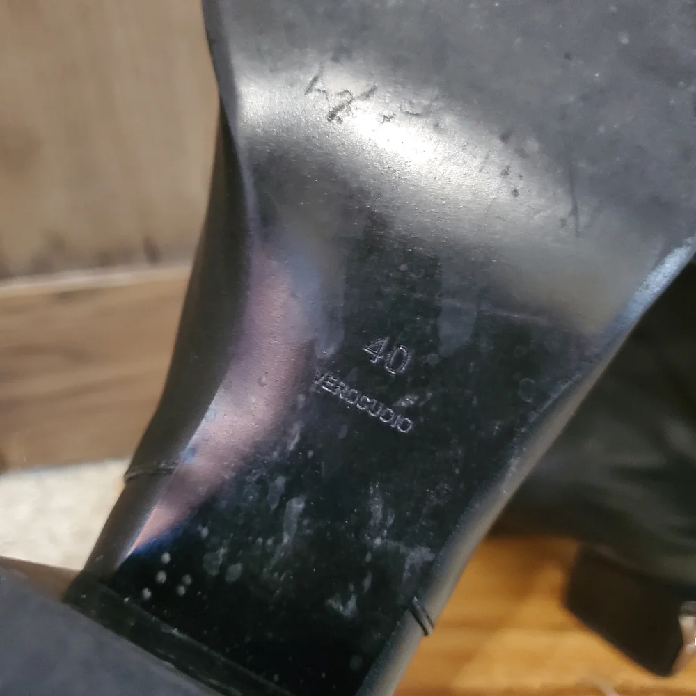 Alexander Wang Black Grain Parker Boots - Picture 4 of 9